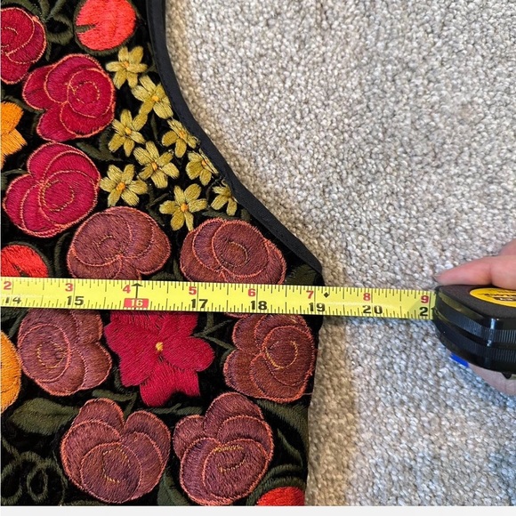 Handmade 100% Cotton Embroidered Red and Orange Fall Vest - Picture 5 of 7